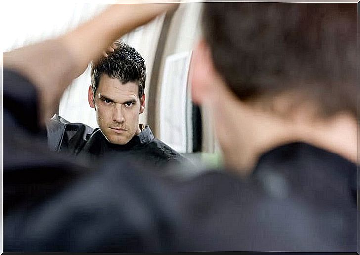 man before a mirror symbolizing the phrases of José Ingenieros