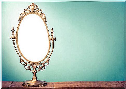 The mirror test